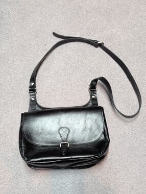 Patricia Nash London Saddle Bag In Black